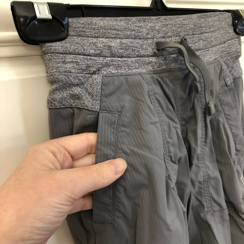 EUC Ivivva by Lululemon Live to Move crop - Picture 4 of 12